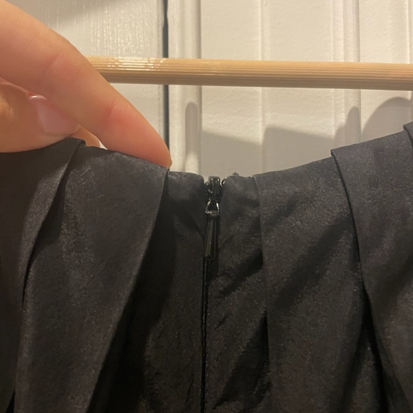 Carmen Marc Valvo Black Pleated Sequin Dress - Picture 10 of 10